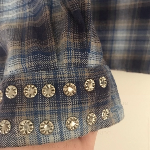 What goes around comes around blue plaid shirt - Picture 6 of 6